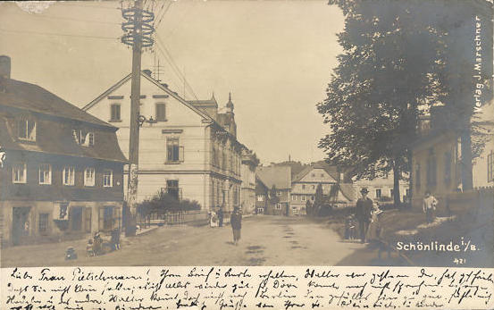 Datei:AK-Schoenlinde-Krasna-Lipa-Ortspartie-mit-Kindern-auf-der-Strasse.jpg