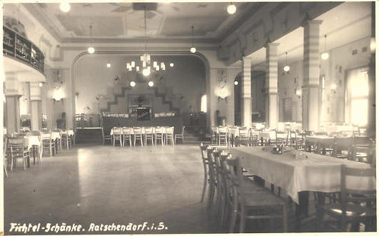 Datei:AK-Ratschendorf-i-S-Gasthaus-Fichtel-Schaenke-Tanz-und-Speisesaal.jpg