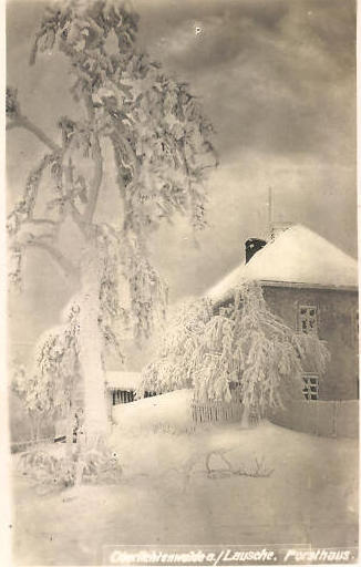 AK-Oberlichtenwalde-Lausche-eingeschneites-Forsthaus.jpg