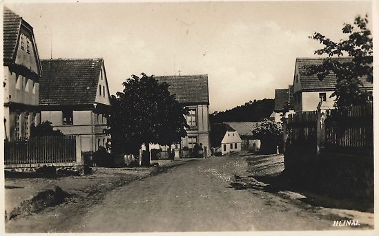 Datei:AK-Hlinai-Strassenpartie-im-Ort.jpg