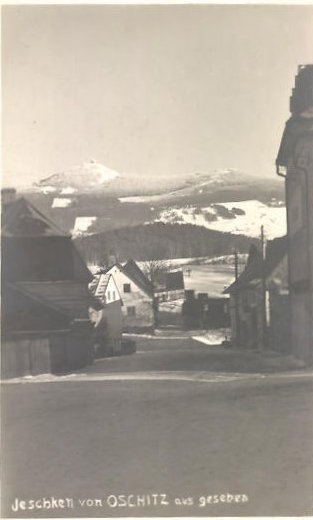 AK-Oschitz-Ortspartie-mit-Blick-auf-den-Jeschken.jpg
