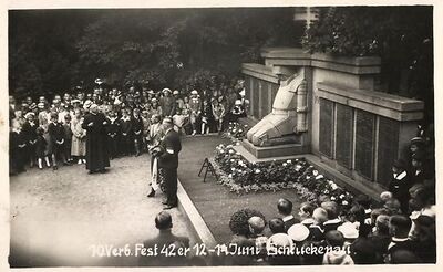 AK-Schluckenau-10-Verb-Fest-42er-12-14-Juni-Denkmal-fuer-die-gefallenen-Soldaten.jpg