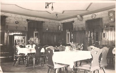 AK-Raupenberg-Gastraum-im-Gasthaus.jpg