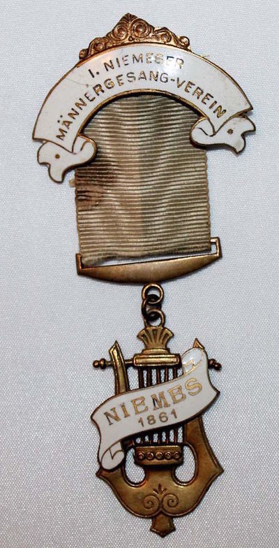 Abzeichen niemes Gesangverein.jpg