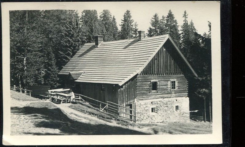 Datei:Alfredhütte altvatergebirge 1943.jpg