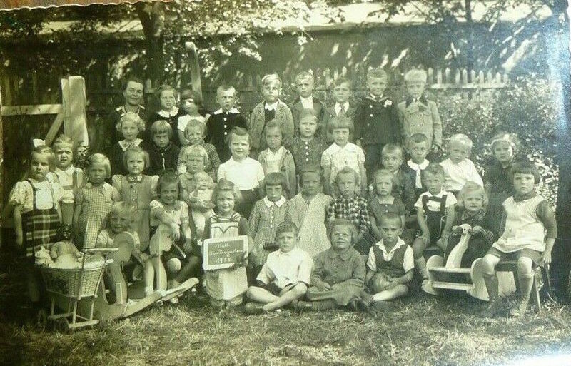 Datei:Karbitz städt. kindergarten 1938.jpg
